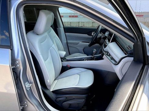 Used 2022 Jeep Compass Latitude w/ Sun and Sound Group image 7