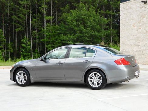 Used 2015 INFINITI Q40 w/ Moonroof Package RWD image 20