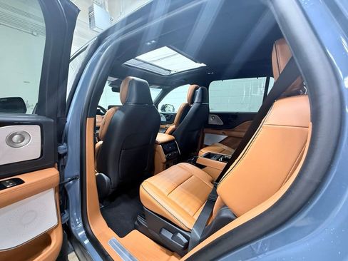 Used 2025 Lincoln Aviator Black Label image 39