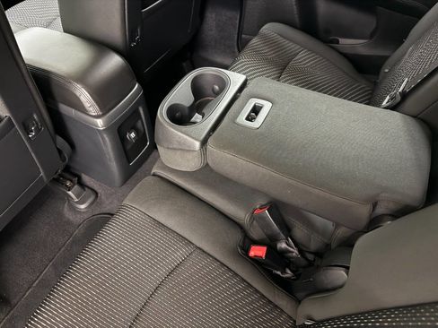 Used 2020 Dodge Journey SE w/ SE Popular Equipment Group image 28