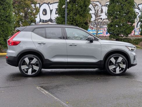 Used 2024 Volvo XC40 Recharge Ultimate w/ Protection Package Premier image 8
