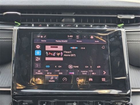 New 2025 Jeep Grand Cherokee Altitude image 17