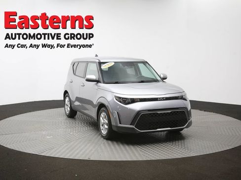 Used 2025 Kia Soul LX w/ LX Technology Package FWD image 50