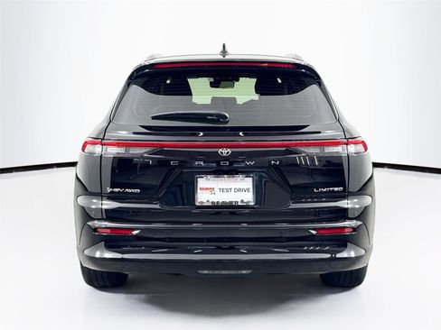 Certified 2025 Toyota Crown Signia Limited w/ Advanced Technology Package image 12