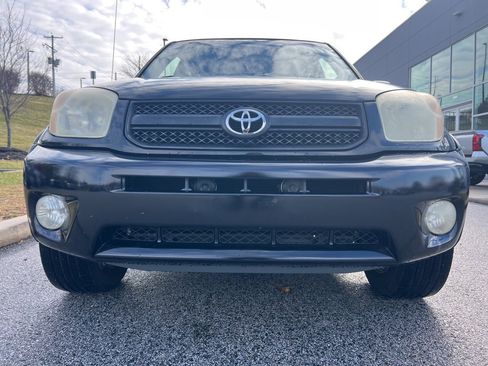 Used 2005 Toyota RAV4 4WD image 9