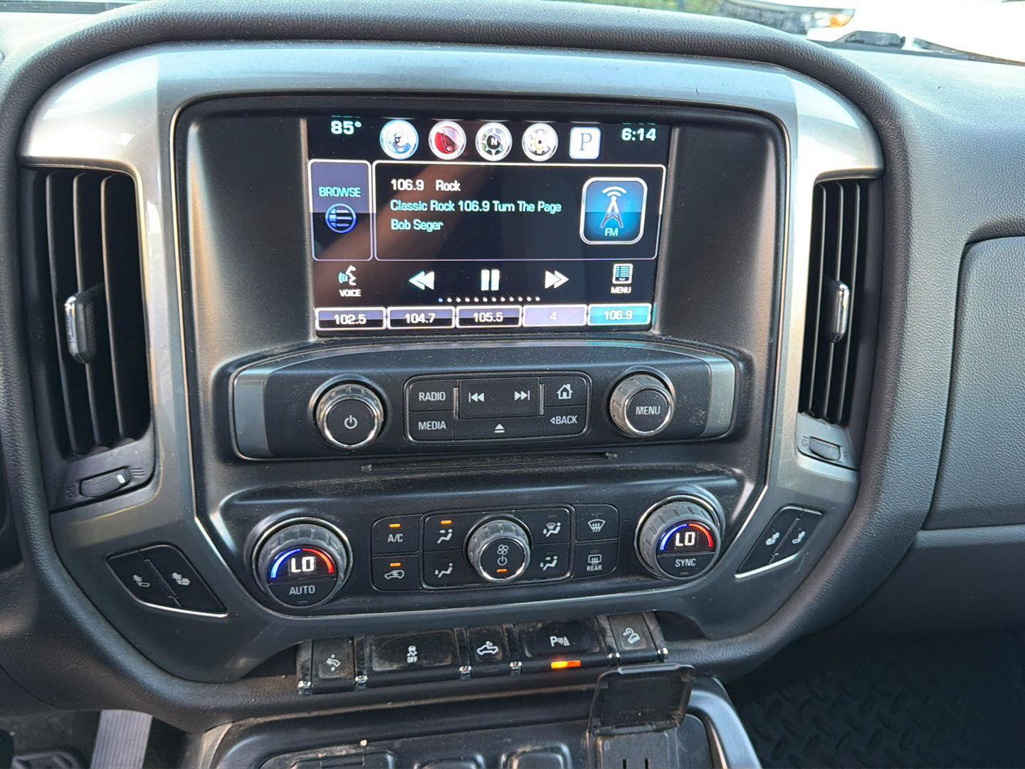 Used 2015 Chevrolet Silverado 2500 LT w/ LT Convenience Package RWD image 13