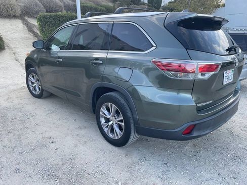Used 2014 Toyota Highlander XLE FWD image 8