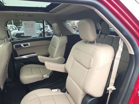 Used 2023 Ford Explorer XLT w/ Equipment Group 202A image 15