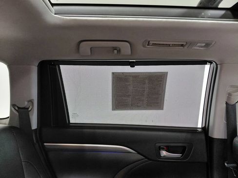 Used 2019 Toyota Highlander Limited Platinum AWD/4WD image 6