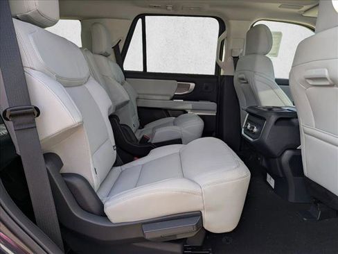 New 2025 Ford Expedition Platinum w/ Driver's Package image 19