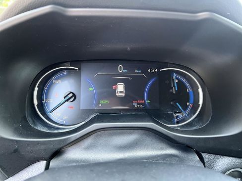 Used 2023 Toyota RAV4 XLE AWD/4WD image 14