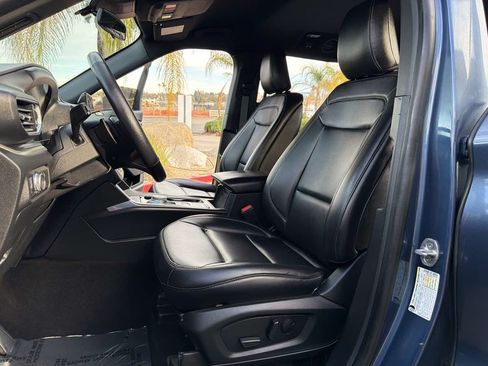 Used 2020 Ford Explorer XLT w/ Equipment Group 202A RWD image 27