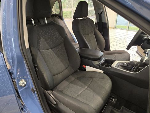 Used 2023 Toyota RAV4 AWD Hybrid image 27