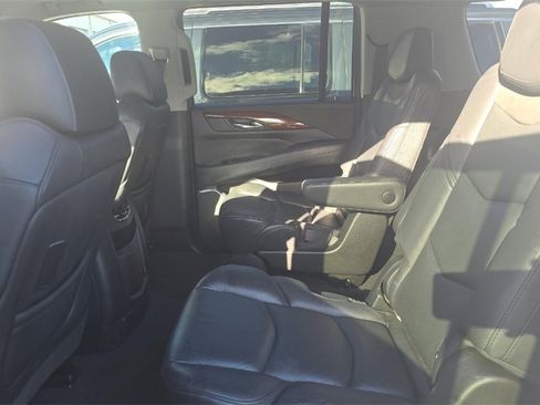 Used 2018 Cadillac Escalade ESV Luxury image 9