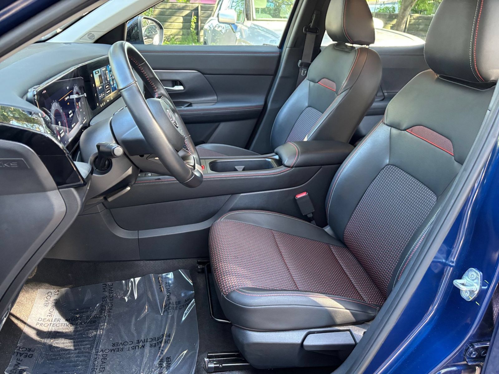 Used 2026 Nissan Kicks SR FWD image 25
