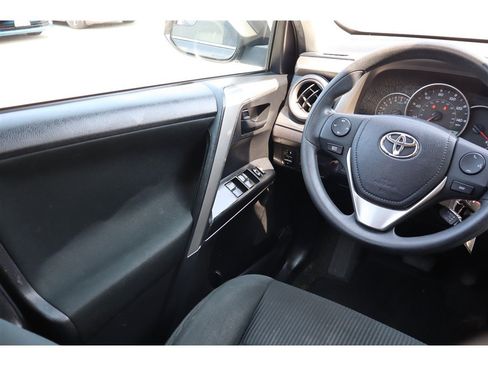 Used 2016 Toyota RAV4 LE FWD image 20