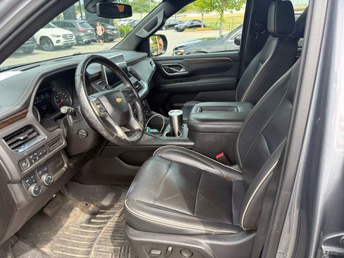 Used 2021 Chevrolet Suburban Premier AWD/4WD image 4