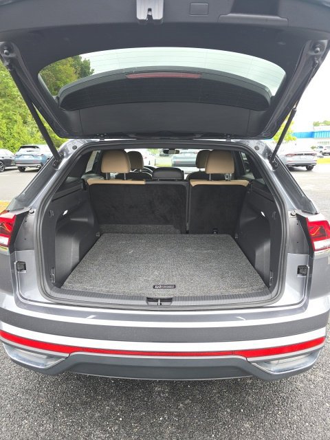 Used 2024 Volkswagen Atlas Cross Sport SE AWD/4WD image 12