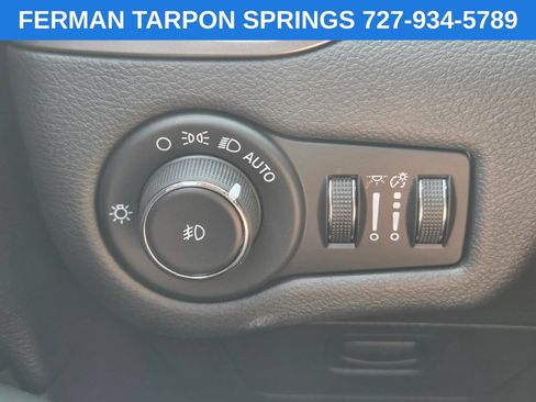 Used 2020 Jeep Cherokee Latitude Plus FWD image 24