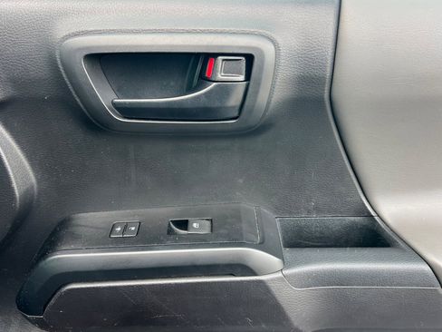 Used 2022 Toyota Tacoma SR image 20