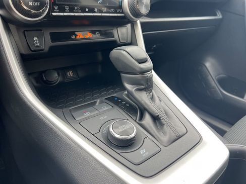 Used 2025 Toyota RAV4 LE image 22