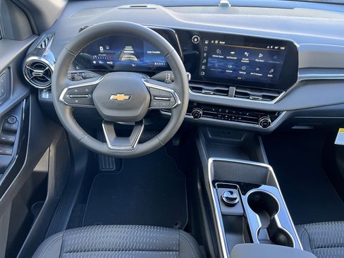 New 2026 Chevrolet Equinox LT w/ Safety and Technology Package image 31