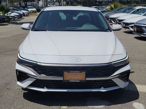New 2026 Hyundai Elantra Hybrid FWD image 28