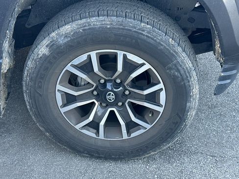 Used 2023 Toyota Tacoma TRD Sport w/ TRD Premium Sport Package image 4