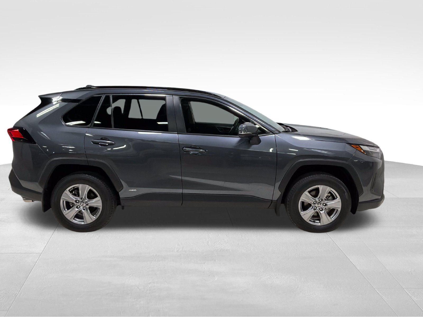 Used 2025 Toyota RAV4 LE AWD/4WD image 3