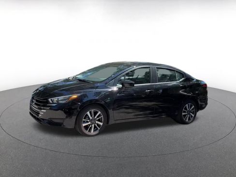 Used 2025 Nissan Versa SV FWD image 6