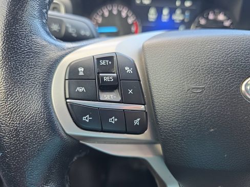 Used 2021 Ford Explorer XLT w/ Equipment Group 202A RWD image 19