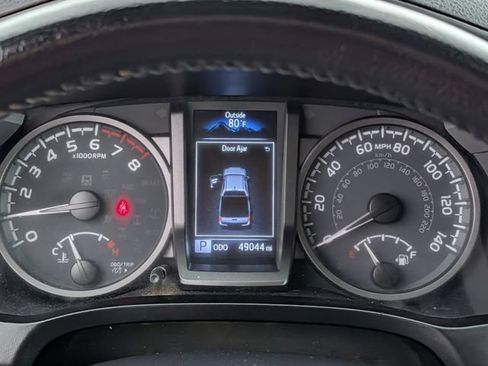 Used 2021 Toyota Tacoma TRD Off-Road AWD/4WD image 20