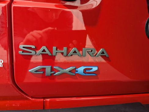 Used 2025 Jeep Wrangler Unlimited Sahara image 23