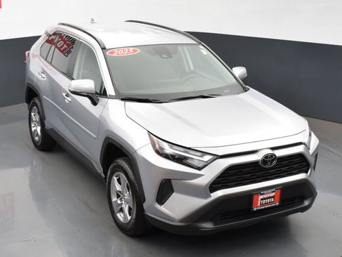 Used 2025 Toyota RAV4 XLE image 21