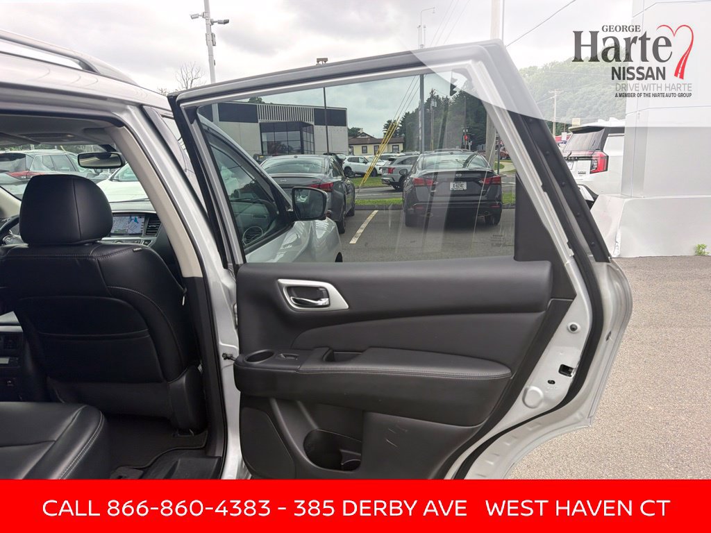 Used 2020 Nissan Pathfinder SL AWD/4WD image 27