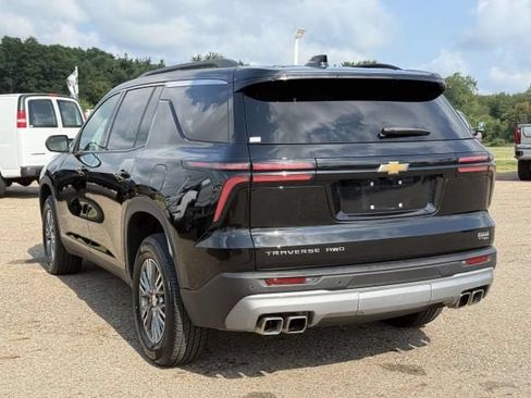 Used 2025 Chevrolet Traverse LT AWD/4WD image 6