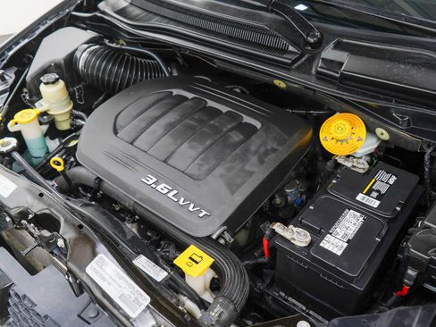 Used 2016 Dodge Grand Caravan R/T FWD image 28