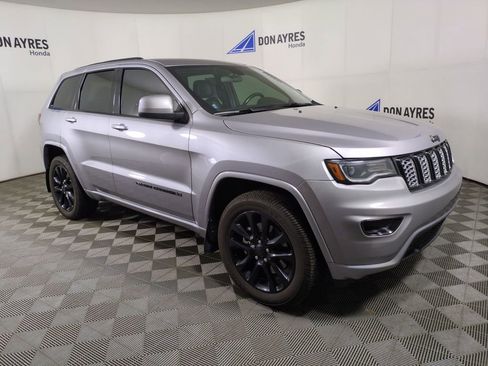 Used 2021 Jeep Grand Cherokee Laredo X image 10