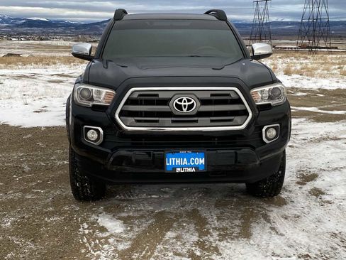 Used 2017 Toyota Tacoma Limited w/ Tow Package image 13