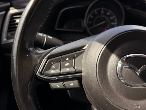 Used 2018 MAZDA MAZDA3 Touring image 29