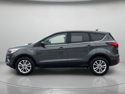 Used 2019 Ford Escape SE image 5