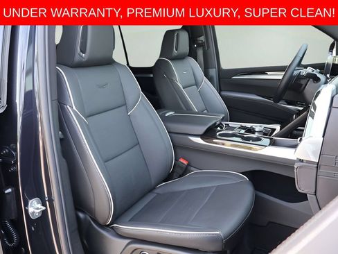Used 2025 Cadillac Escalade Premium Luxury AWD/4WD image 21