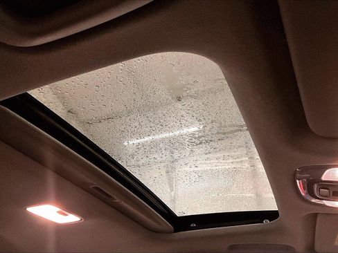 Used 2021 Hyundai Elantra SEL w/ Convenience + Premium Package image 21