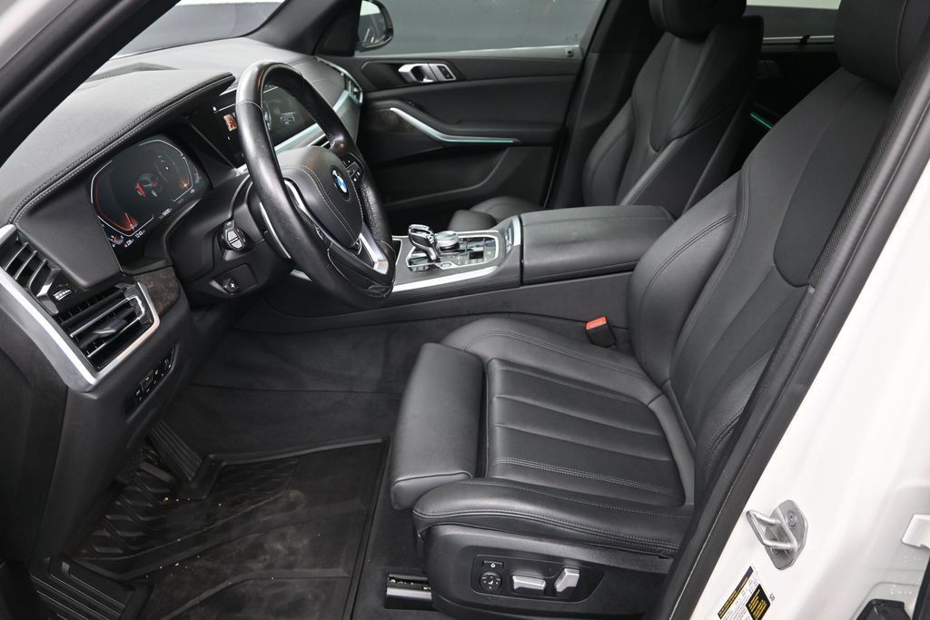 Used 2022 BMW X5 xDrive40i w/ Executive Package AWD/4WD image 13