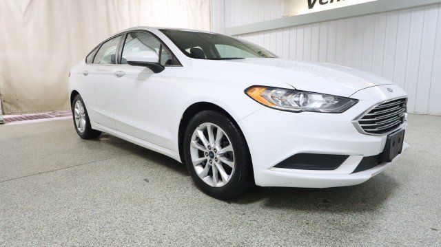 Used 2017 Ford Fusion SE FWD image 5