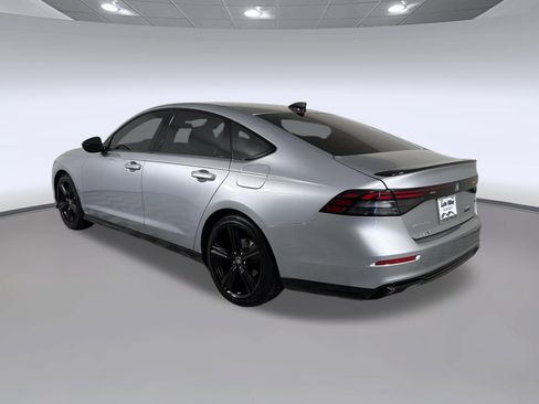 Used 2023 Honda Accord Sport image 3