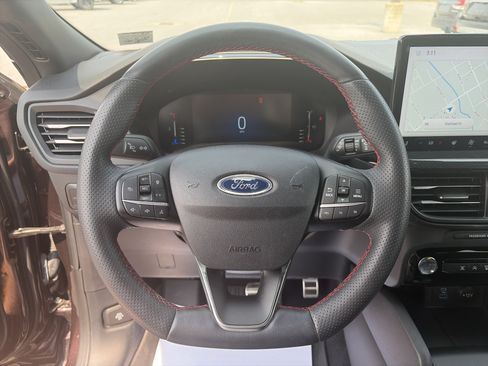 Used 2023 Ford Escape ST-Line w/ Tech Pack #1 AWD/4WD image 9
