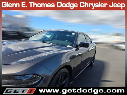 Used 2020 Dodge Charger SXT w/ Blacktop Package image 4