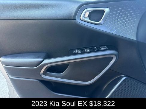 Used 2023 Kia Soul EX FWD image 11