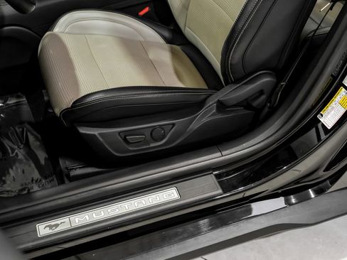 Used 2025 Ford Mustang Premium RWD image 30